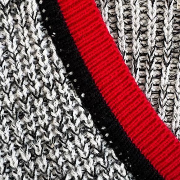 VTG Saturdays Retro 80’s 90’s V-Neck  Knit Sweater Red Black White Men’s Large - Picture 10 of 13